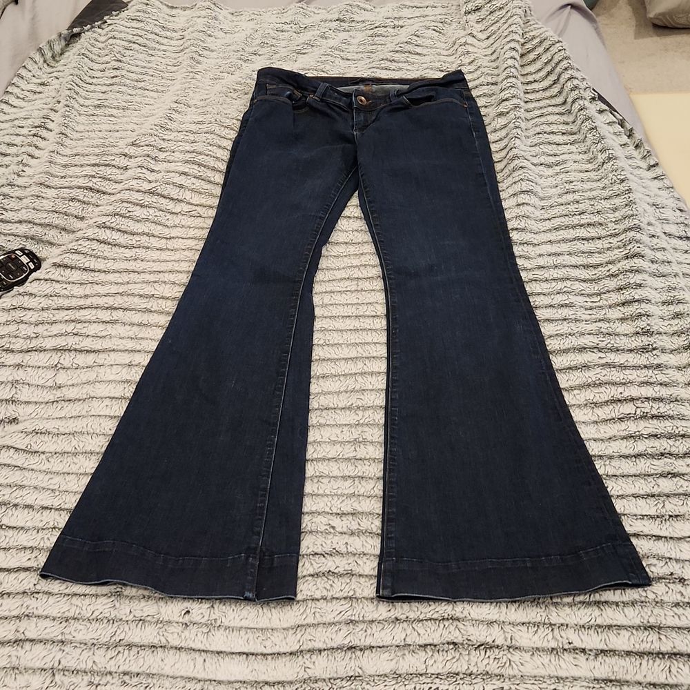 Dark wash Jbrand "love story" flare Jean's size 30!